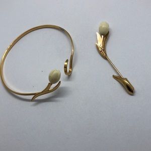 VRG Gorgeous Elegant Tulip Set Bracelet and Pin